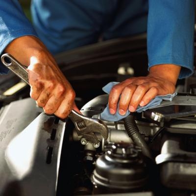 How to Set the Timing on a 318 Mopar Engine