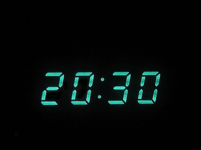 How to Set the Clock on a 1988 Silverado
