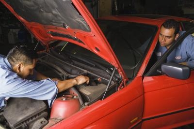 How to Replace the Distributor on a 1999 Honda Civic LX