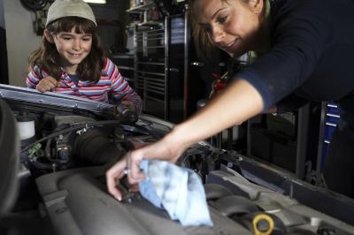 How to Remove an Oil Filter Cartridge from a VW Polo