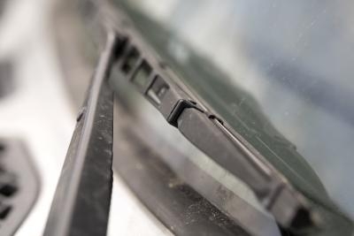 How to Change Windshield Wipers on a Hyundai