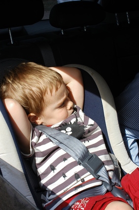 How to Remove the Headrest From a Dodge Caravan Seat