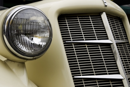 How to Open Up a Car Headlight