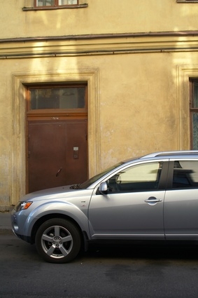 How to Paint on Window Tint