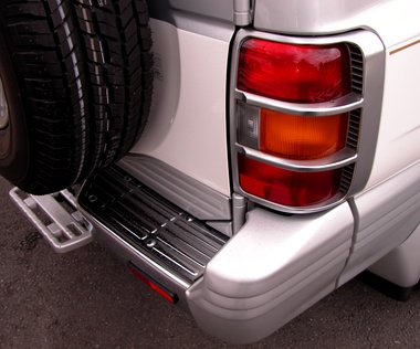 How to Replace a Ford Super Duty Tail Light