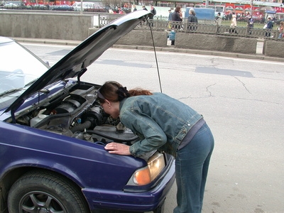 How to Release Tension on a Volvo 850 Serpentine Belt
