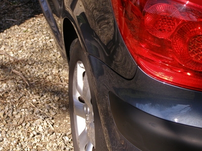 How to Change a Taillight Bulb in a 2006 Nissan Altima