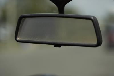 How to Remove the Rear View Mirror from My Nissan