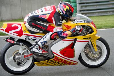 How to Adjust a Clutch on a Honda Motorcycle