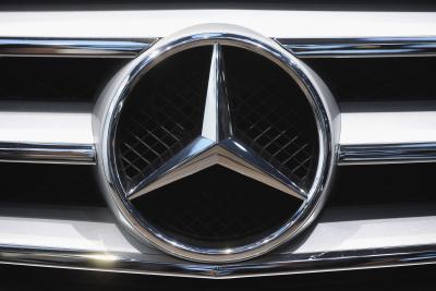 How to Remove a Battery From a Mercedes