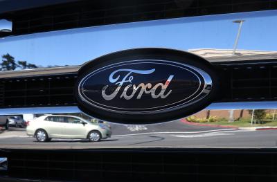 How to Change Interior Lamps on a Ford F-150 Truck
