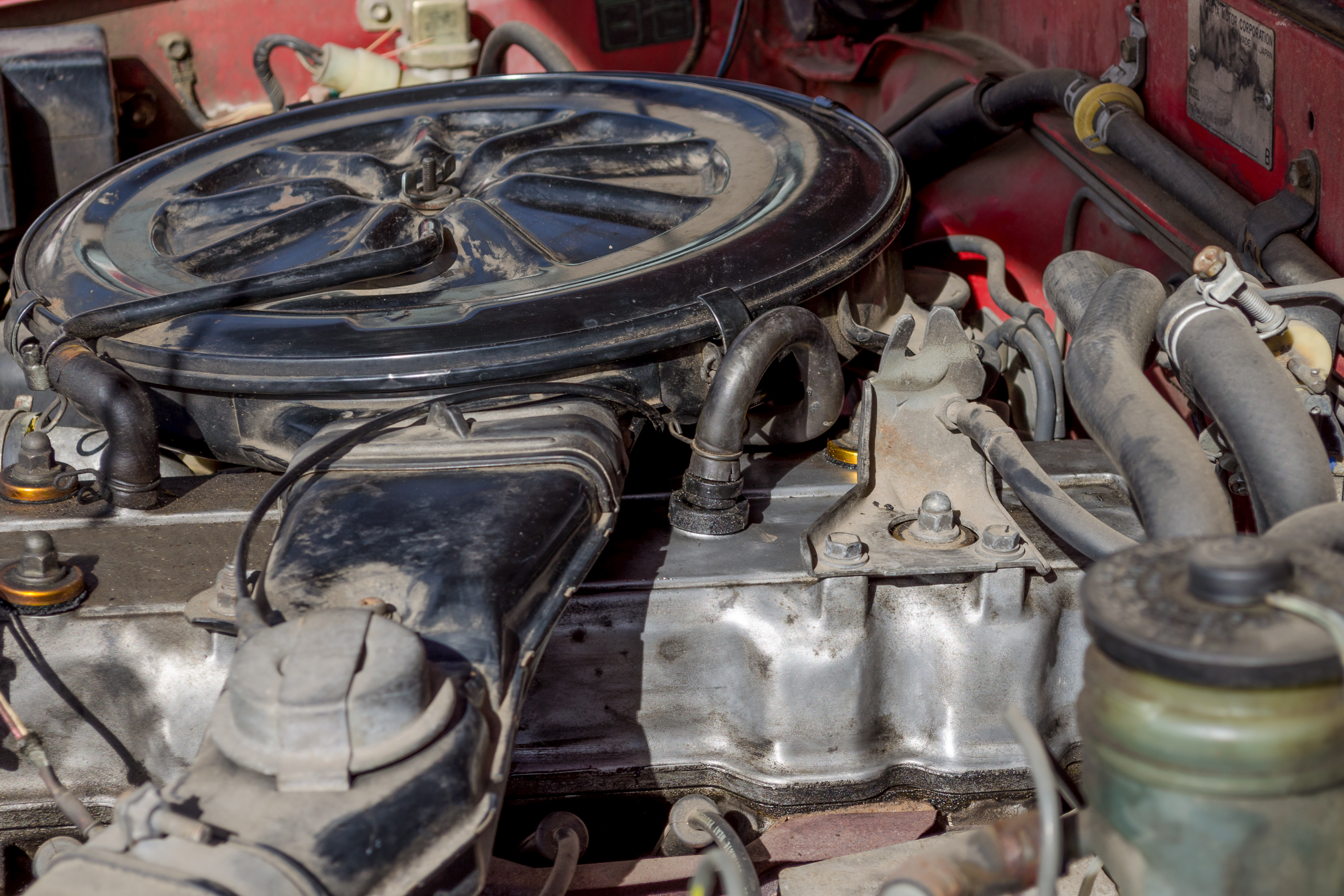 How to Clean a PCV Valve (with Pictures)