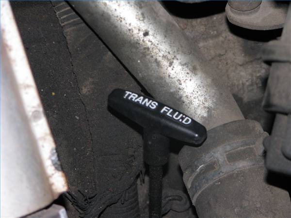 How to Check the Transmission Fluid in a Daewoo Nubira