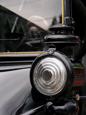 How to Remove the Starter Motor From a Model T