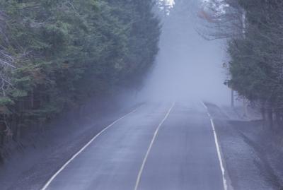 How to Stop a Windshield From Fogging Up (with Pictures)