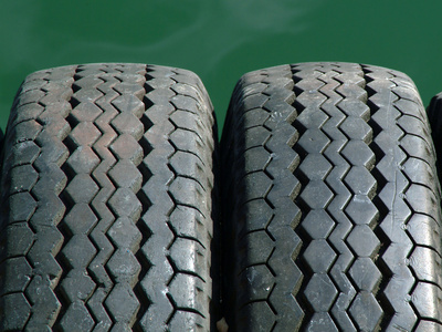 The Reason for Replacing Two Tires Instead of One