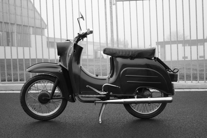 How to Lock a Moped