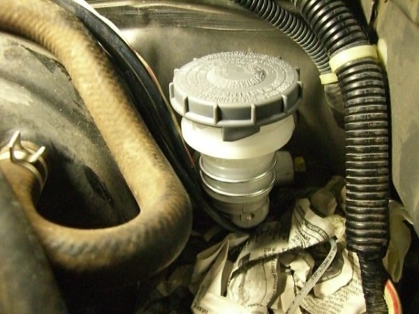 How to Bleed a GM Clutch Master Cylinder