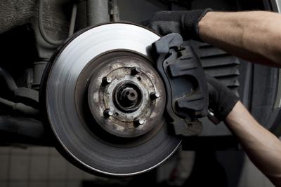 Ceramic Brake Pads Pros & Cons (with Pictures)