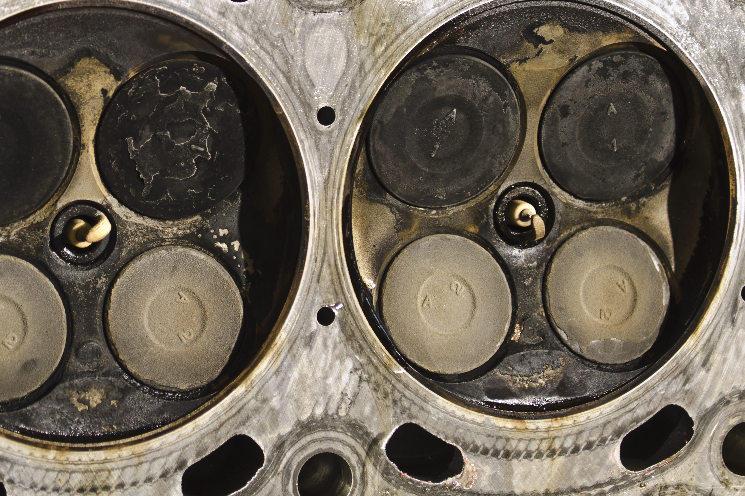 How to Clean a Cylinder Head (with Pictures)