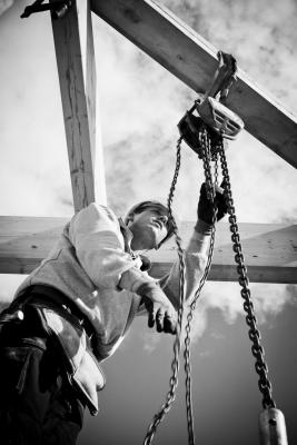 How Does a Manual Chain Hoist Work?