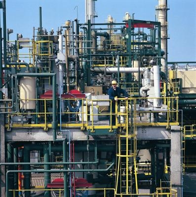 What Are the Advantages & Disadvantages of Conventional Oil?