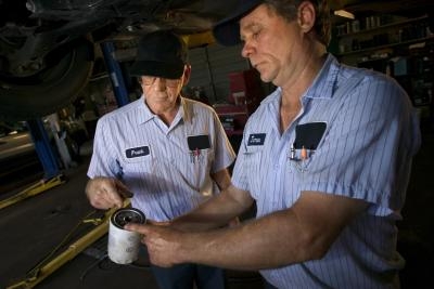 How to Change Oil in a 2006 Saturn Vue