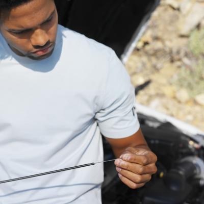 How to Stop Engine Oil in an Air Breather