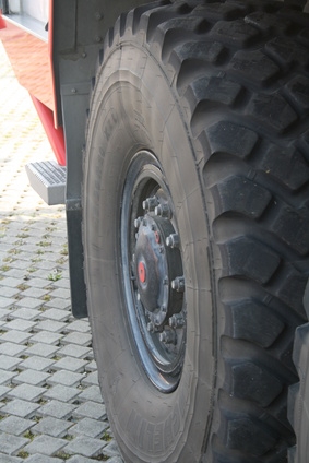 How to Clean Black Rims