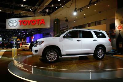 How to Change a Tire for a Toyota Sequoia