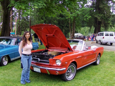 How Do I Adjust the Carburetor on a 1965 Mustang?