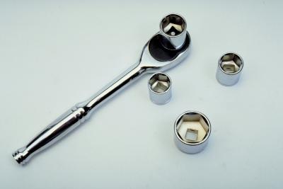 How to Change the Fuel Filter in a Lexus LS400