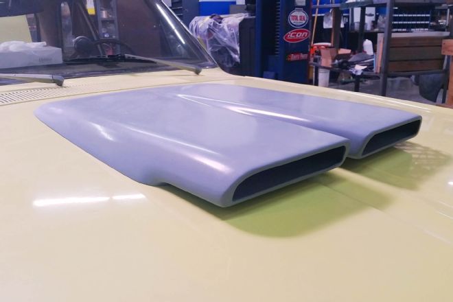 011 Stinger Hood Scoop Valiant Test Fit