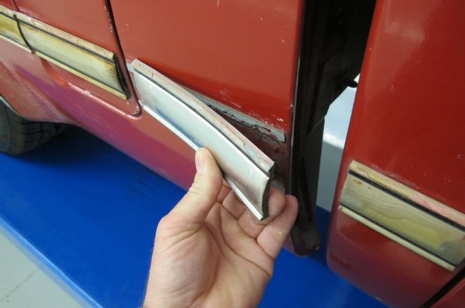 1985 Chevrolet C10 Removing Trim