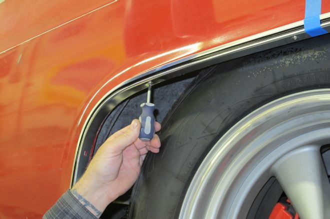1985 Chevrolet C10 Attaching New Wheel Arch Moulding