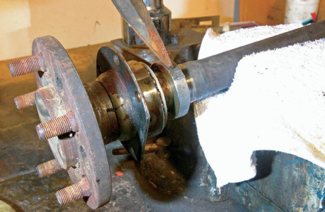 8.75 Inch Rearend Removing Factory Axleshaft Bearings
