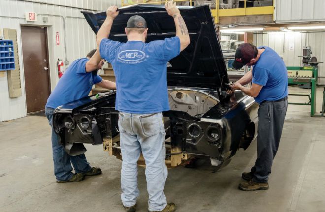 1969 Plymouth Road Runner Bolting Hinges On The Hood