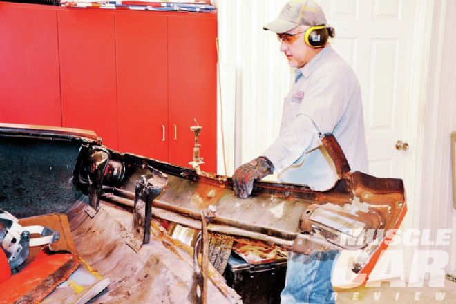 1966 Chevrolet Chevelle Basic Rust Repair Remove Rear Tail Panel