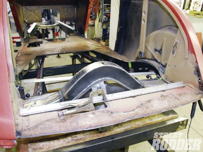 How to Rework a Wheelwell on Your 1933-1934 Ford - Street Rodder