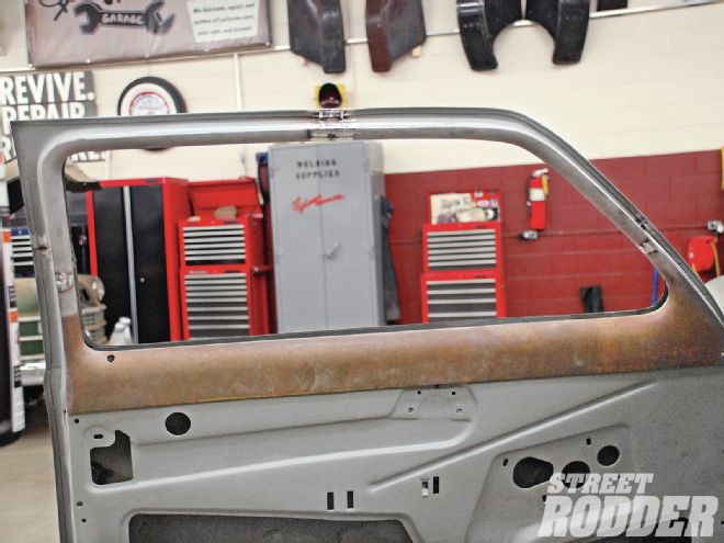 32 Chopping A 1951 Ford Sedan Roof Inside Window Molding