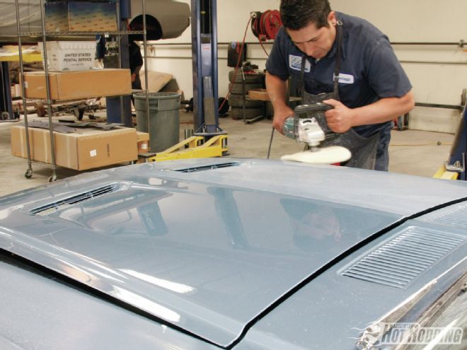 Ford Mustang Hood Buffing