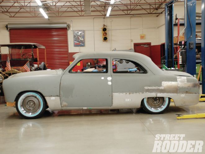 1307 1951 Ford Sedan Roof Modification Side Profile