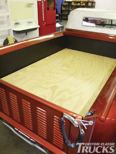 1302cct 13 O +1946 Ford F 1 Bed+wood Panel