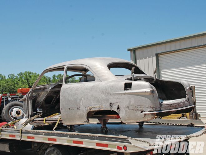 1303sr 19 O+1951 Ford Custom DeLuxe Tudor Sedan+coker Tire Rollback Truck