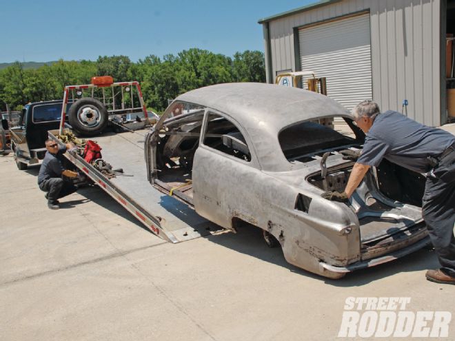 1303sr 18 O+1951 Ford Custom DeLuxe Tudor Sedan+media Blasted Body