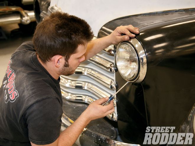 1010sr 01 O+1947 Chevy Pickup+headlamp Removal