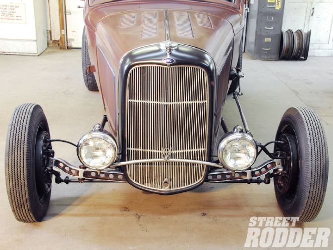 1932 Ford Headlight Bar - Lower The Bar - Tech