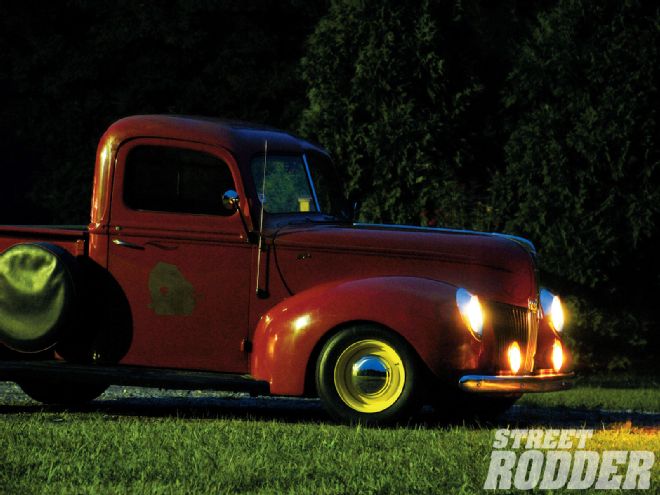 1003sr 01 O+1940 Ford Pickup Lights+headlights