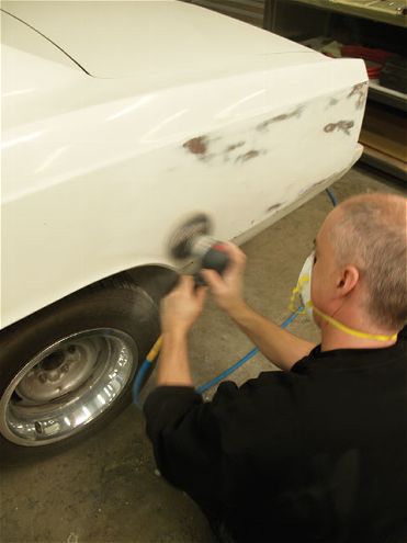 Hrdp 0805 01 Z+duel Action Sander Tips+da Sanding Rear Panel Of Car