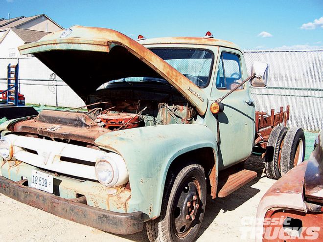 1001clt 01 O+1953 Ford F100 Suspension Upgrades+rust Damage